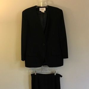 Jones New York skirt suit